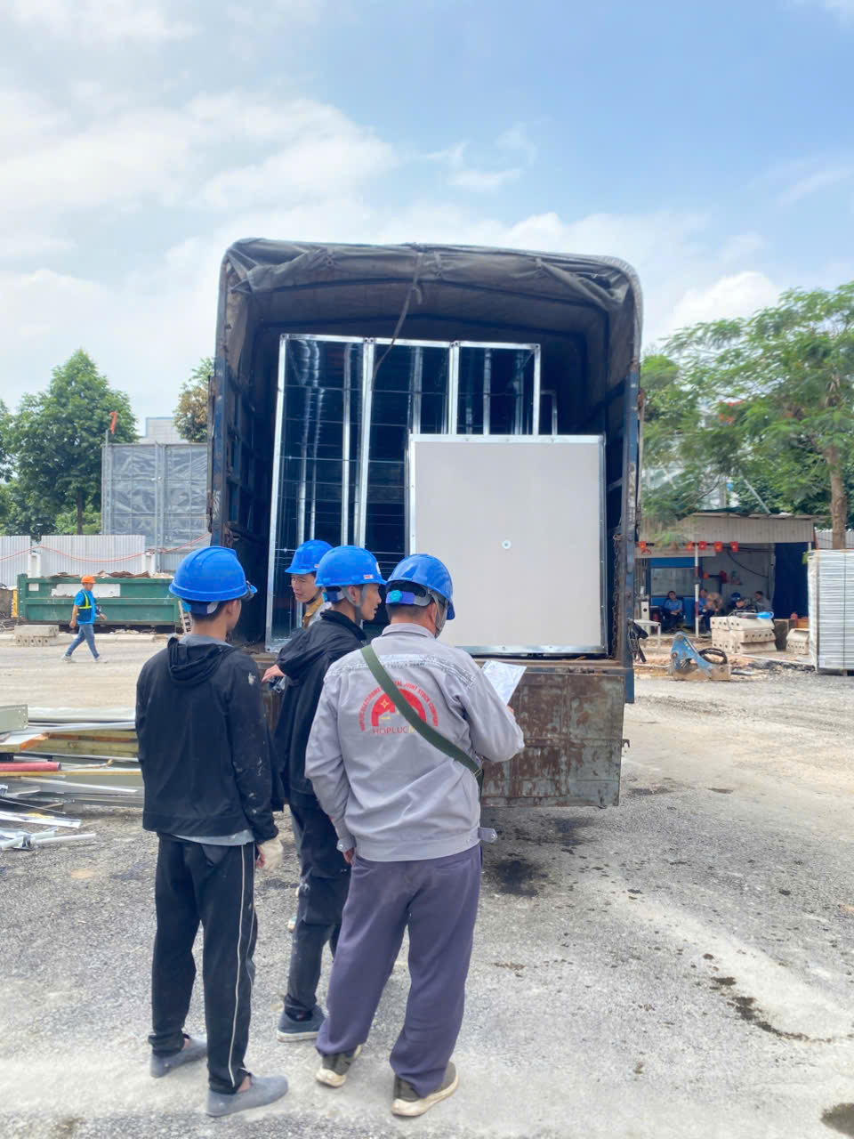 Giải pháp ống gió chống cháy hỗ trợ giảm khói và khí nóng lan truyền khi xảy ra sự cố hỏa hoạn trong công trình.