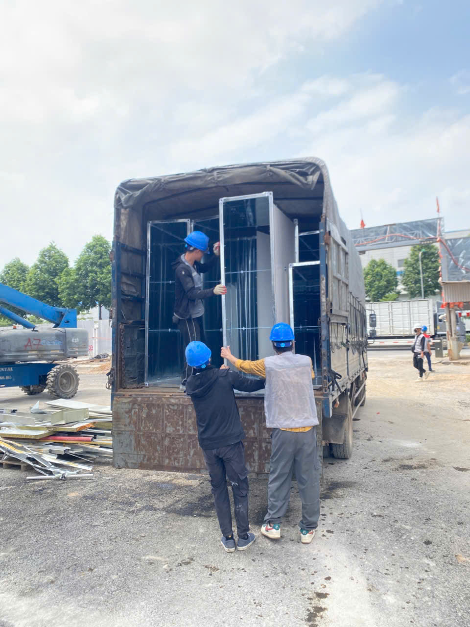 Ứng dụng ống gió chống cháy trong hệ thống thông gió phòng sạch, nhà máy điện tử và tòa nhà công nghệ cao.